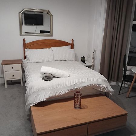 Large Room Near Singleton Hospital Ensuite R6 Свонсі Екстер'єр фото