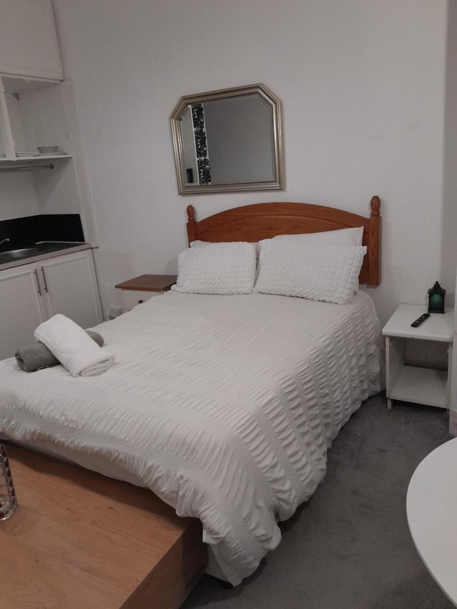 Large Room Near Singleton Hospital Ensuite R6 Свонсі Екстер'єр фото