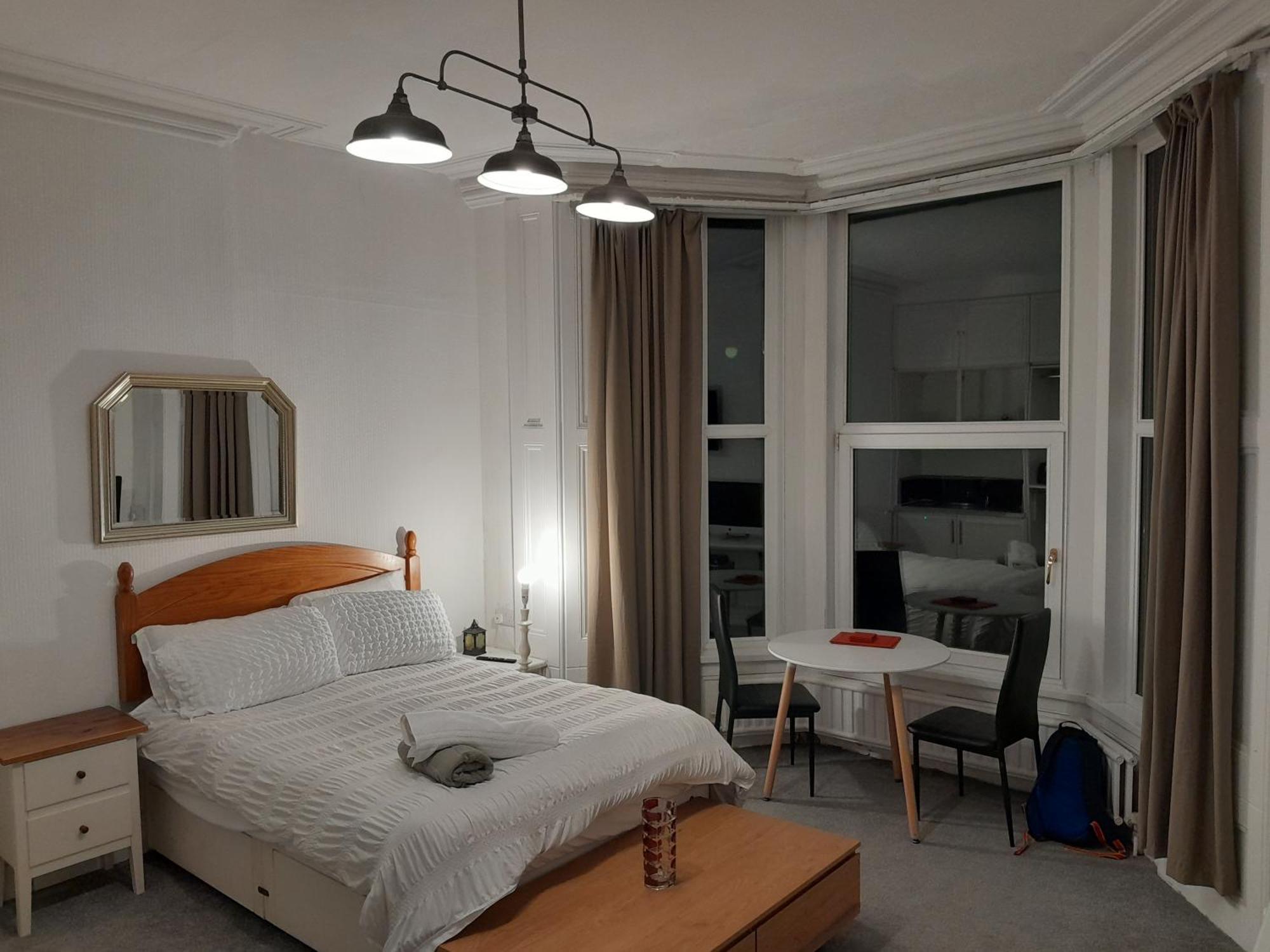 Large Room Near Singleton Hospital Ensuite R6 Свонсі Екстер'єр фото
